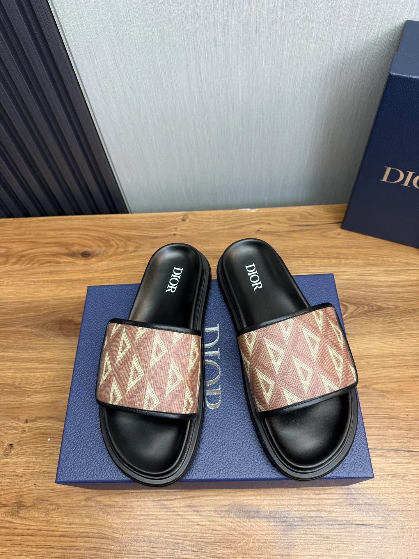 Men's shoes 💰280💰 Dior. Men's slippers 🩴Official website 1:1 production 38-45 yards 45 46 🉑️Customized original material shipped✅